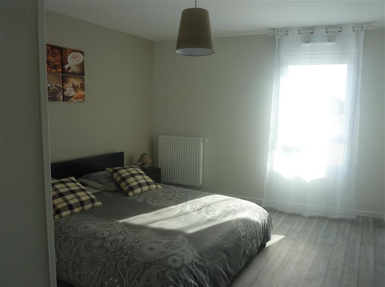 Chambre lit 160x200 (vue de la porte)